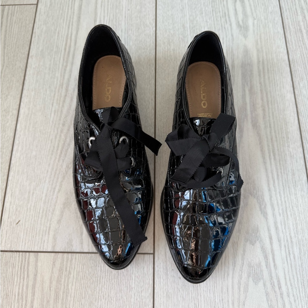 ALDO 7 black patent leather snake print oxfords lace up bow pointed toe holidays